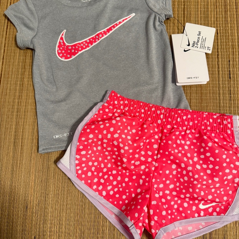 Nike girls shorts and t-shirt set size 2T toddler pink/gray NWT